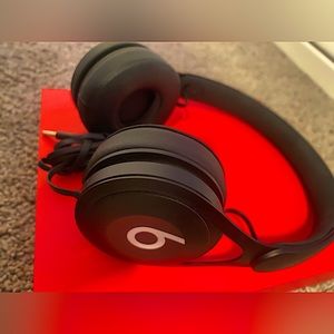 beats by dre, wired beats ep